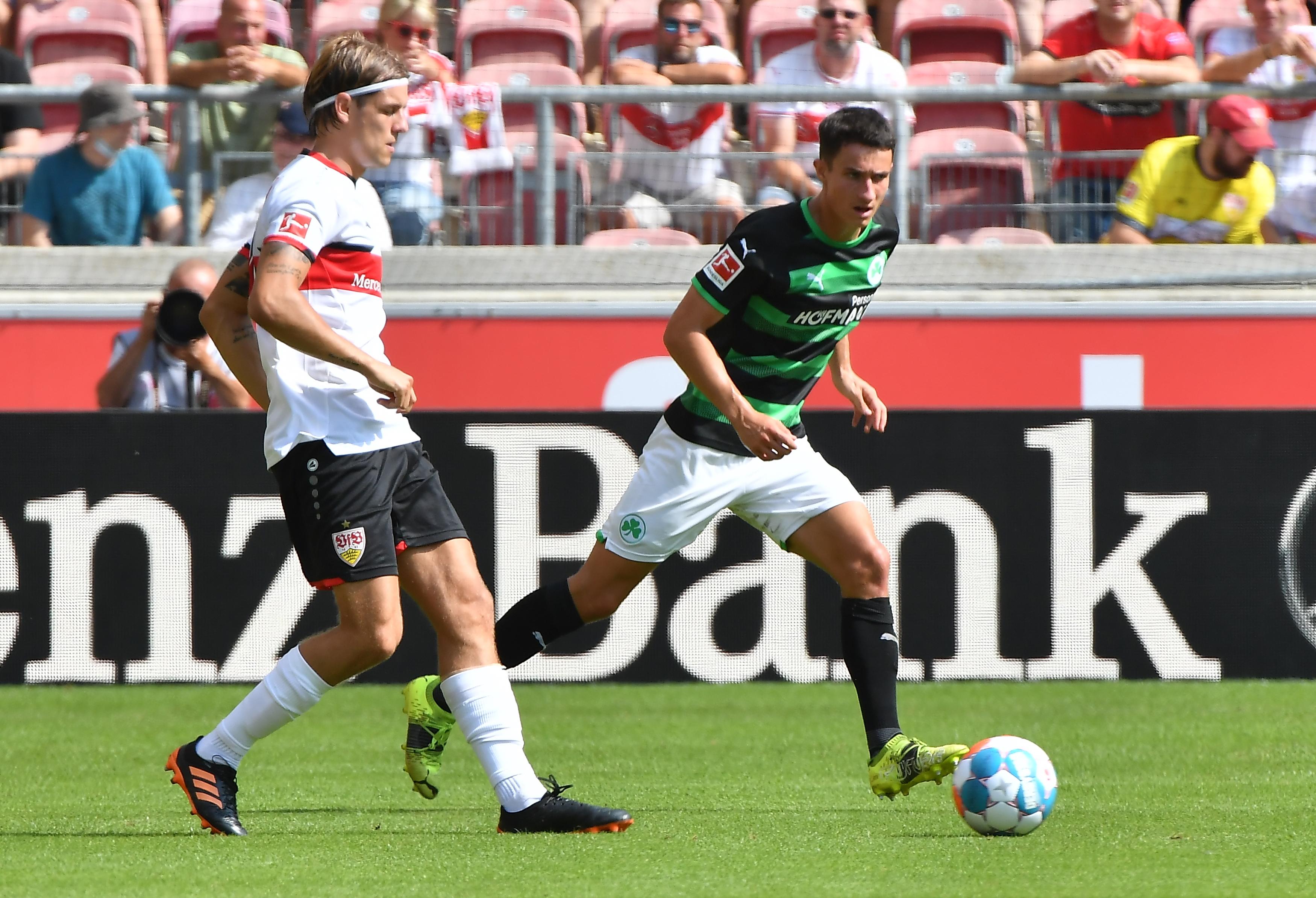 In der zweiten Liga einer der besten Vorlagengeber. Bei seinem ersten Bundesligaspiel offensiv nicht zu sehen und defensiv immer wieder mit Problemen gegen die hochkarätige Offensive. Sehr misslungenes Debüt.