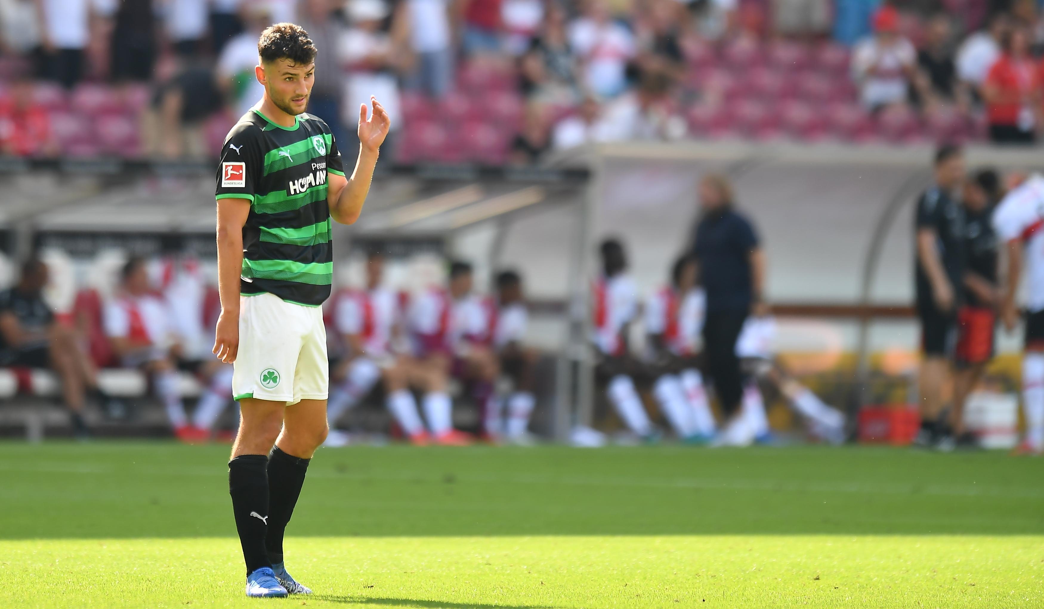 Sprach vor seinem Bundesliga-Debüt von "purer Vorfreude" und davon, dass sein Kindheitstraum endlich in Erfüllung geht. Hatte sich sein Debüt, von dem er als Bub immer träumte, aber sicher anders vorgestellt. Sah bei den Kopfball-Gegentreffern in der zweiten Hälfte mehrmals nicht gut aus.