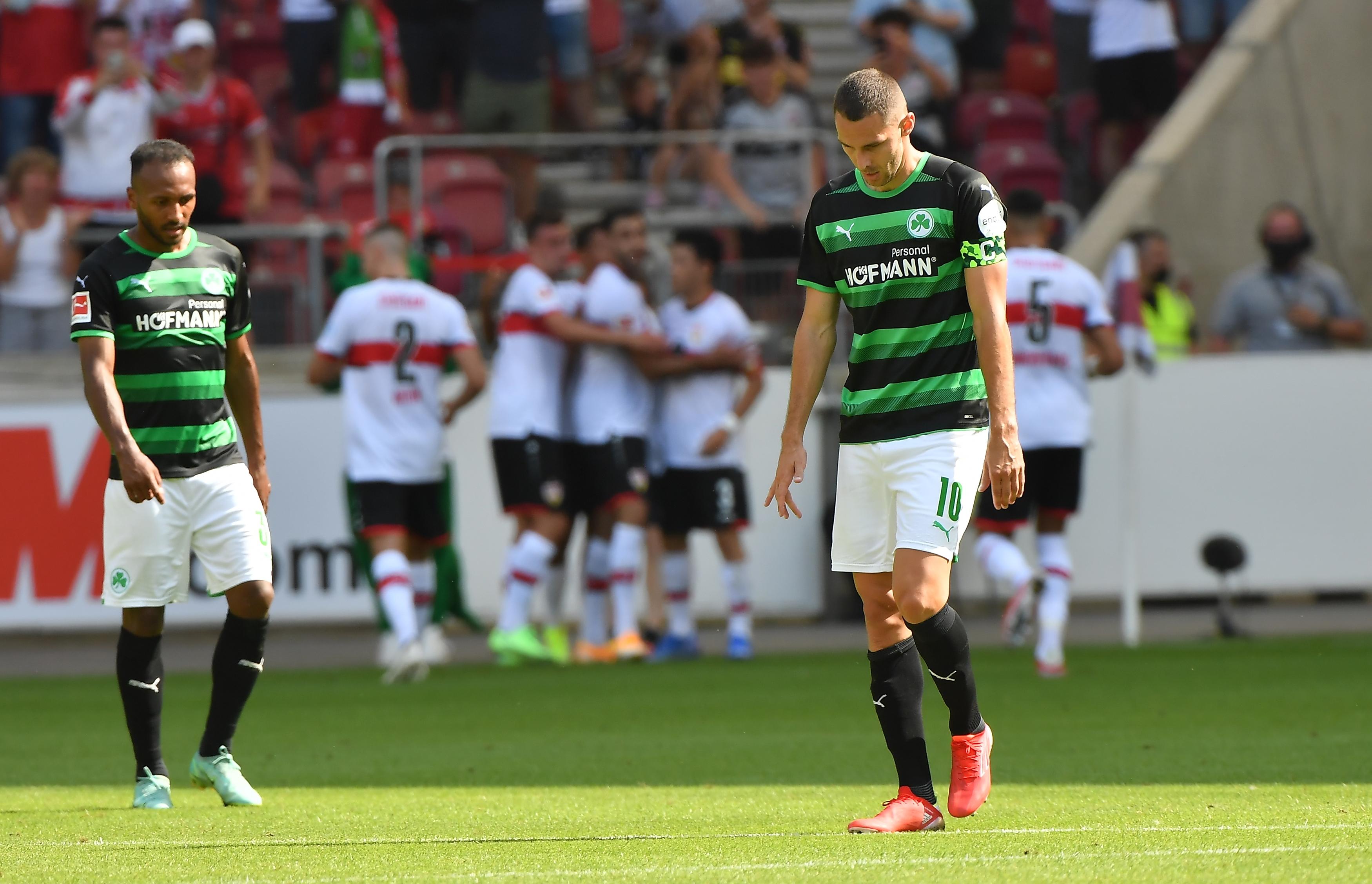 Wirkte in der Vorbereitung so spielfreudig wie nie und verkörperte die Vorfreude auf die Bundesliga. Setzte sich, im Gegensatz zu einigen Mitspielern, mehrmals offensiv durch, konnte das aber nicht nutzen. Seine Torschüsse waren keine Gefahr für das Stuttgarter Tor.