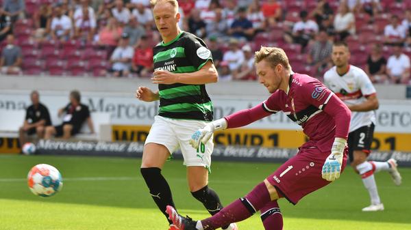 Lief zwar vorne immer wieder an, kam offensiv allerdings kaum zur Geltung und verlor immer wieder seine Zweikämpfe gegen die starke Stuttgarter Verteidigung. Hatte direkt nach Wiederanpfiff das 1:2 auf dem Fuß, vergab aber. Womöglich wäre das Spiel dann anders gelaufen.