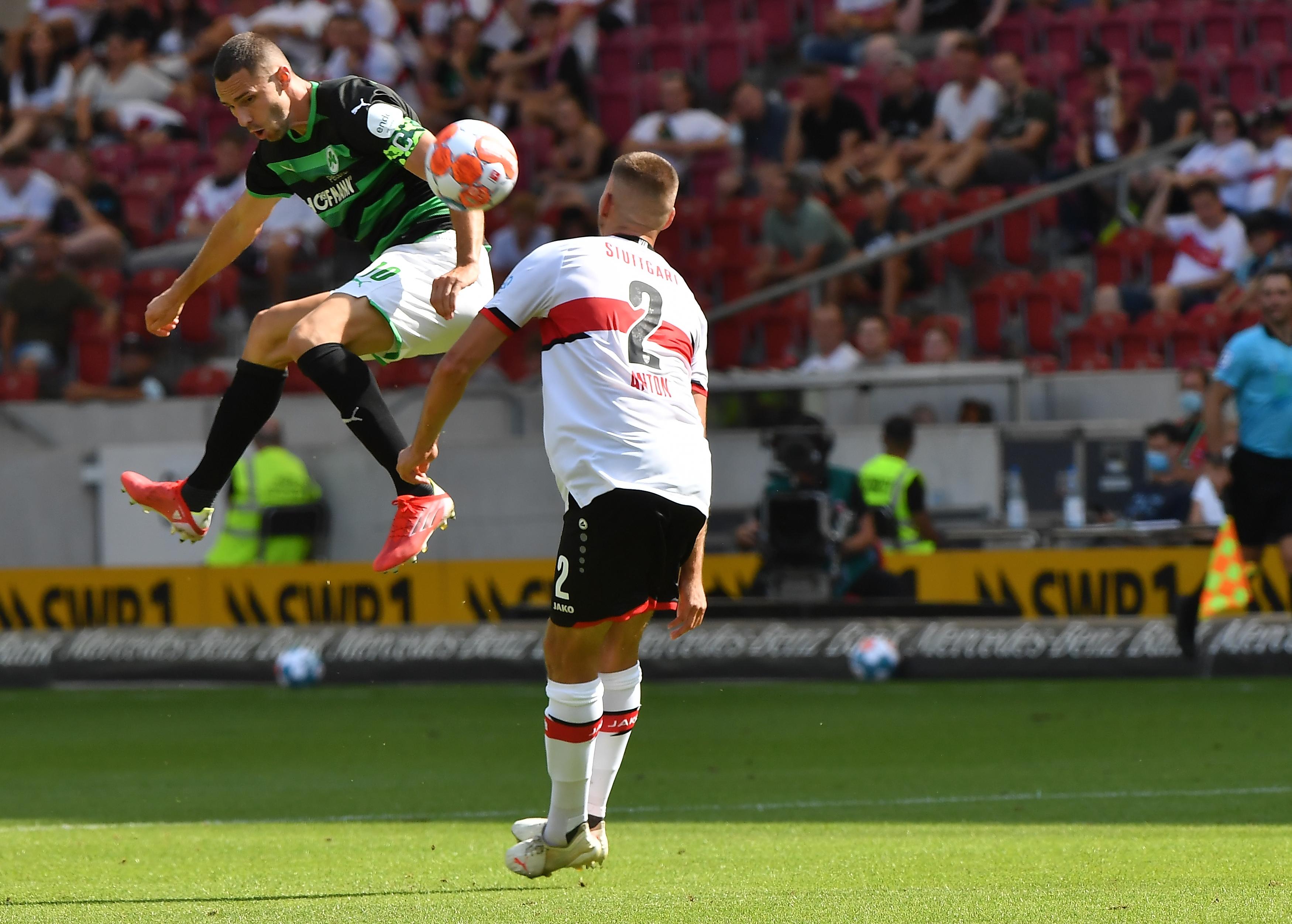 Der Kapitän probierte alles und war der einzige Fürther, der wirklich für Torgefahr sorgte. Lief sich im weiteren Spielverlauf mehrmals fest und musste, wie alle seine Mitspieler, einsehen, dass es ein sehr schwieriges Jahr in der Bundesliga wird.