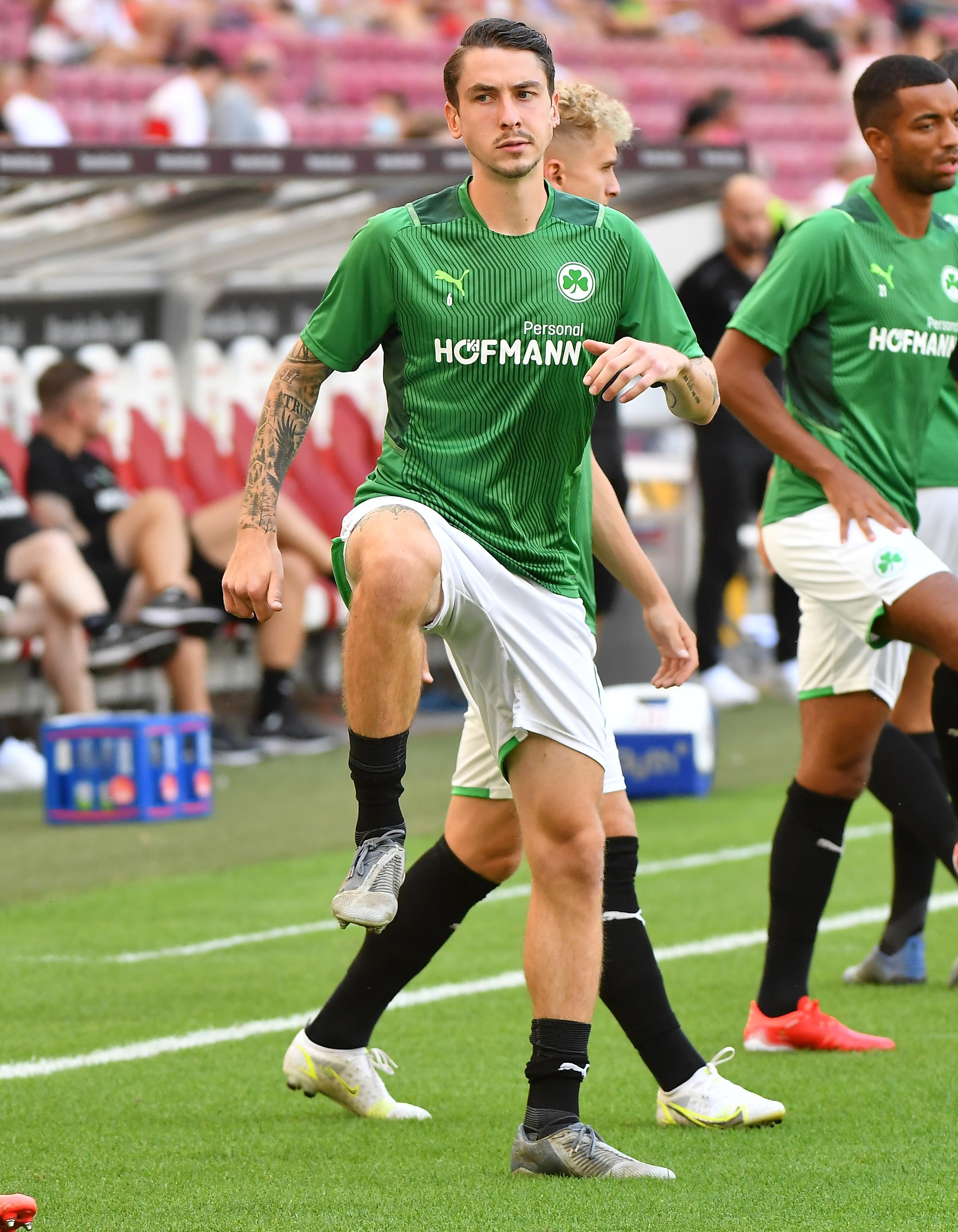 Durfte 20 Minuten vor Schluss für Green auf den Platz, rechtfertigte seine Einwechslung aber nicht. Symbolbild seiner Leistung war ein weiter Ball ins Nichts, weil er die Laufwege seiner Kollegen falsch eingeschätzt hatte. Wiederholung vom Babelsberg-Spiel: Braucht noch Zeit. Vielleicht auch: viel Zeit.