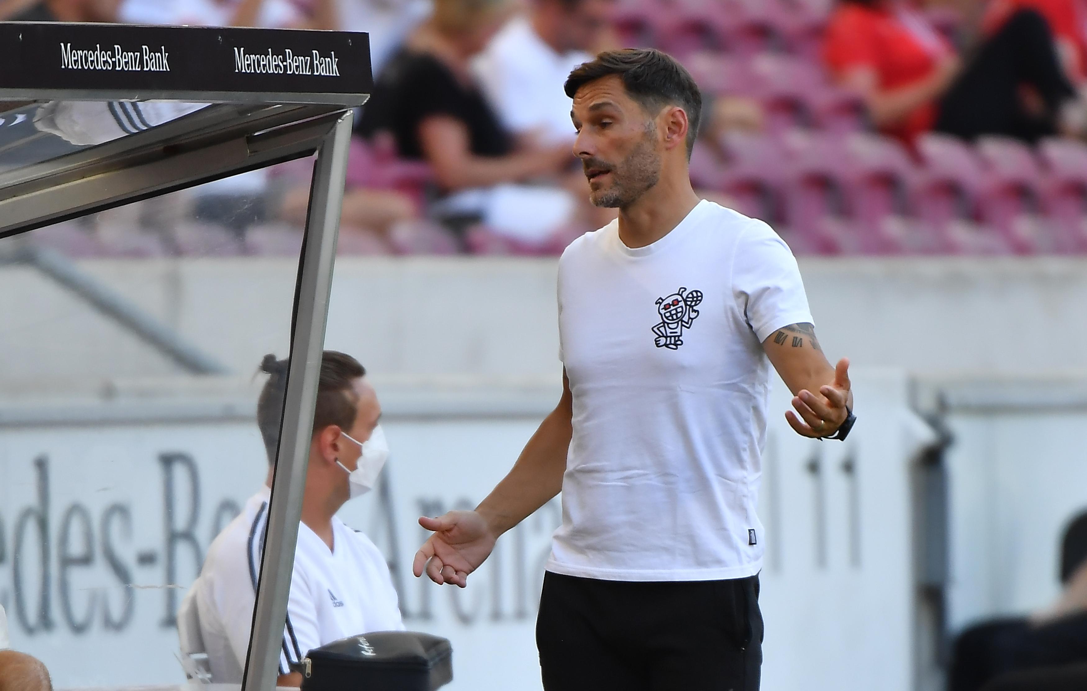 Das hätte definitiv besser laufen können: Mit 1:5 hat das Kleeblatt den Saisonauftakt beim VfB Stuttgart in den Sand gesetzt. Phasenweise spielten die Hausherren den Aufsteiger schwindelig -hier kommen alle Bilder der Hitze-Schlacht!