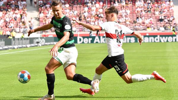 Das hätte definitiv besser laufen können: Mit 1:5 hat das Kleeblatt den Saisonauftakt beim VfB Stuttgart in den Sand gesetzt. Phasenweise spielten die Hausherren den Aufsteiger schwindelig -hier kommen alle Bilder der Hitze-Schlacht!