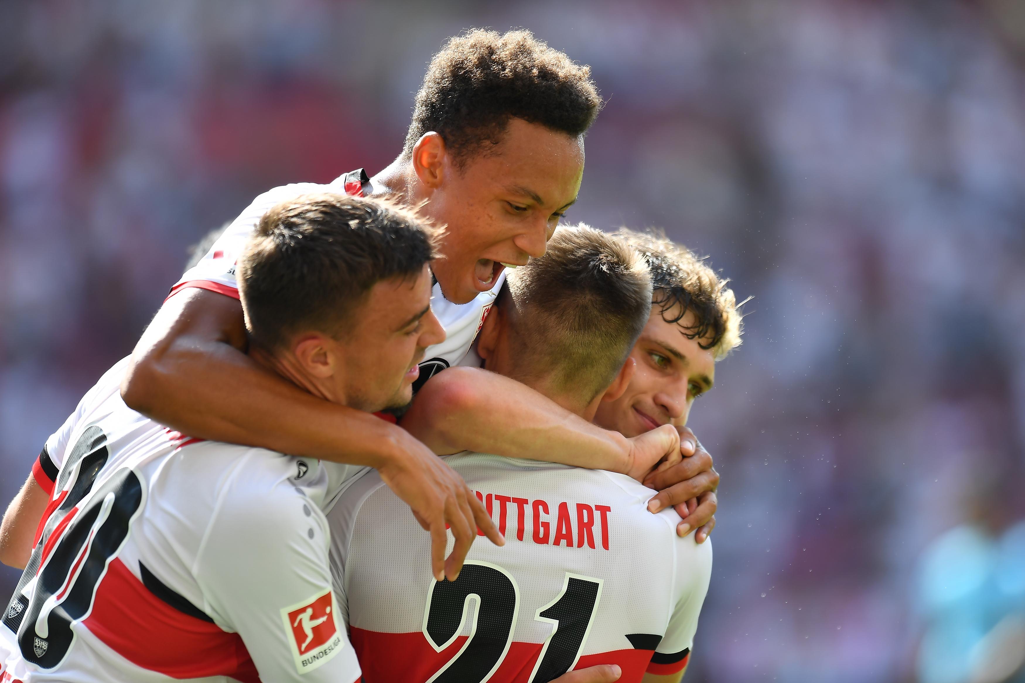 Das hätte definitiv besser laufen können: Mit 1:5 hat das Kleeblatt den Saisonauftakt beim VfB Stuttgart in den Sand gesetzt. Phasenweise spielten die Hausherren den Aufsteiger schwindelig -hier kommen alle Bilder der Hitze-Schlacht!