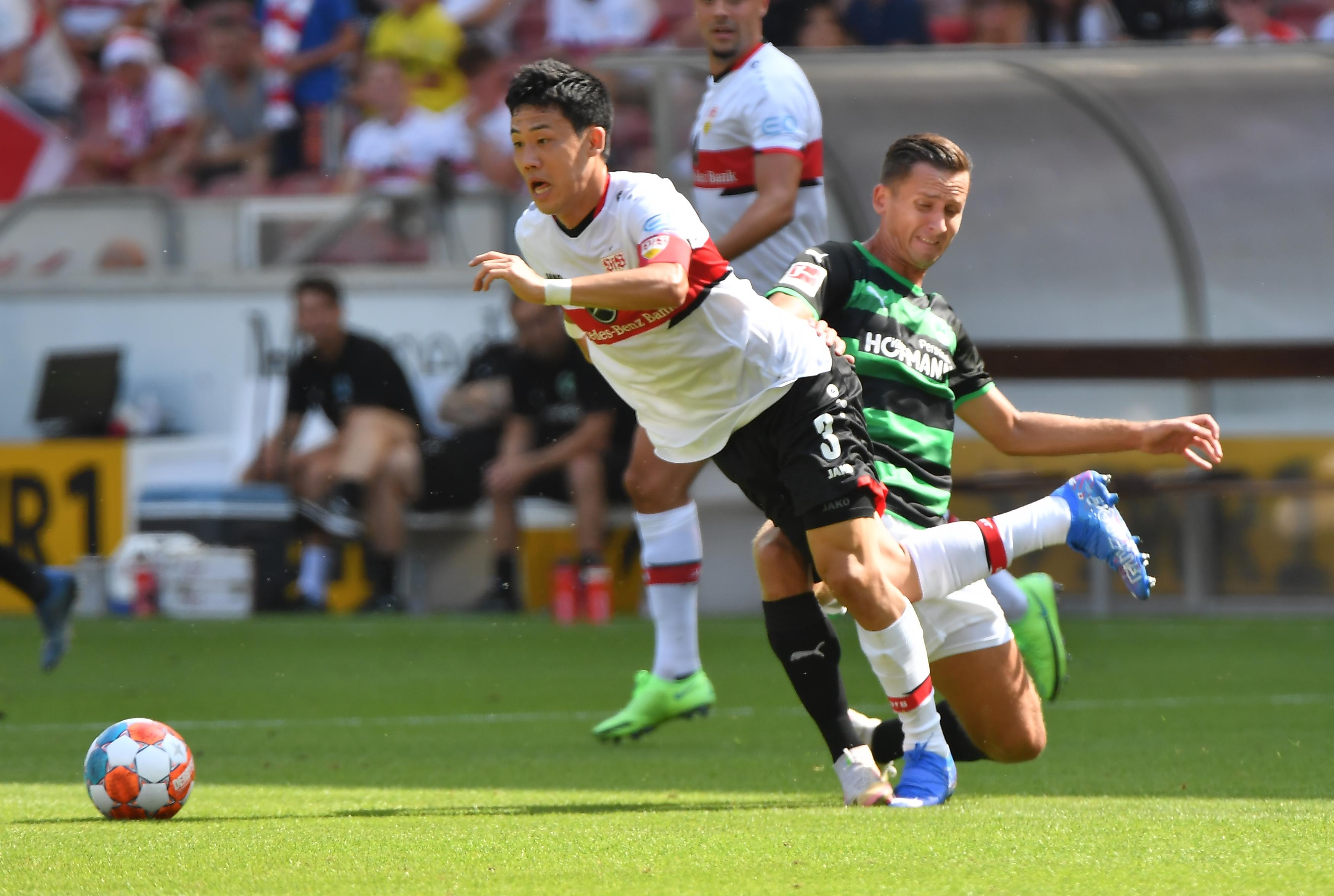 Das hätte definitiv besser laufen können: Mit 1:5 hat das Kleeblatt den Saisonauftakt beim VfB Stuttgart in den Sand gesetzt. Phasenweise spielten die Hausherren den Aufsteiger schwindelig -hier kommen alle Bilder der Hitze-Schlacht!