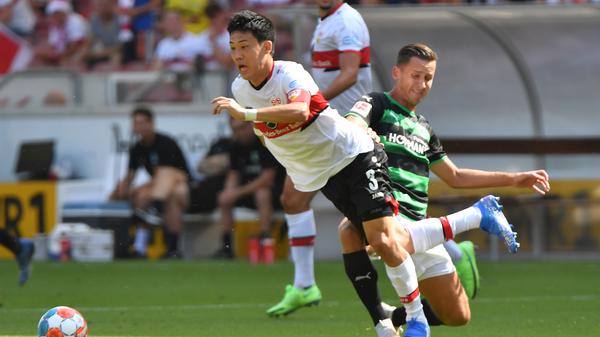 Das hätte definitiv besser laufen können: Mit 1:5 hat das Kleeblatt den Saisonauftakt beim VfB Stuttgart in den Sand gesetzt. Phasenweise spielten die Hausherren den Aufsteiger schwindelig -hier kommen alle Bilder der Hitze-Schlacht!