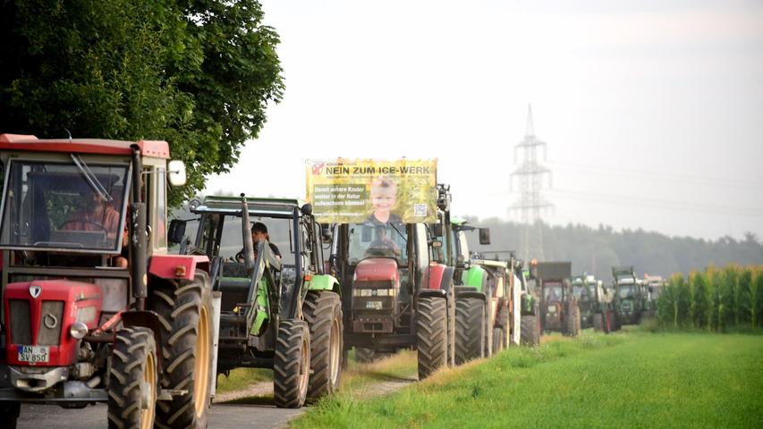 Breiter Protest in Raitersaich mit großer Traktoren-Demo