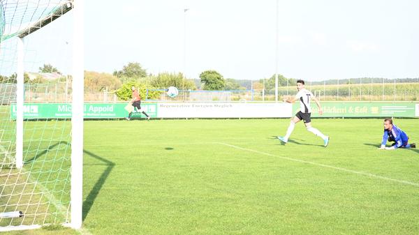 Kayhan Ali trifft zum 1:0 aus Sicht der Gäste.