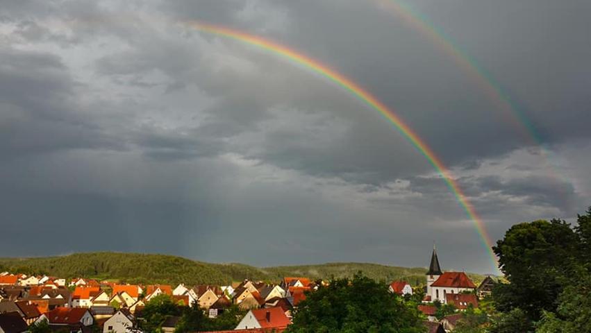 Traumhafte Bilder! Regenbogen verzaubern Franken und die Region