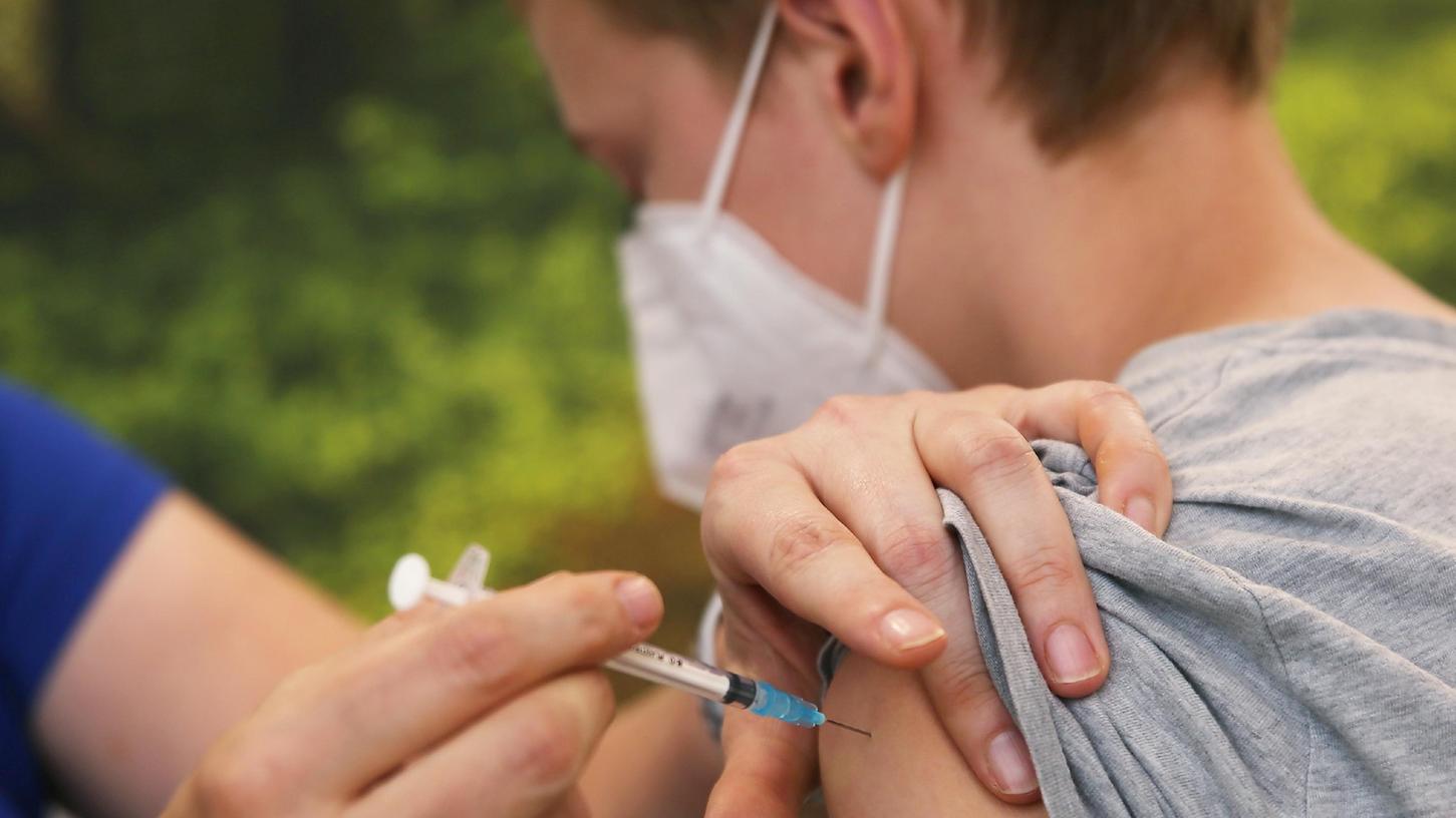 Impfung ab 12 Jahren: Die bayerische Landesregierung begrüßt die neue Impfempfehlung der Stiko.