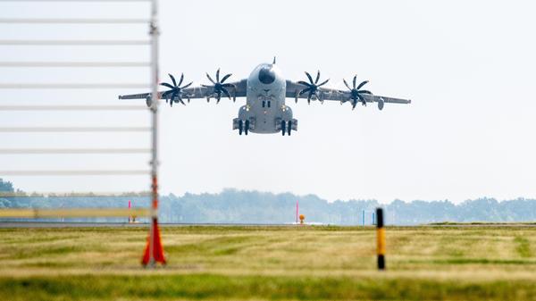 KINA - Fliehen, bevor es zu spät ist