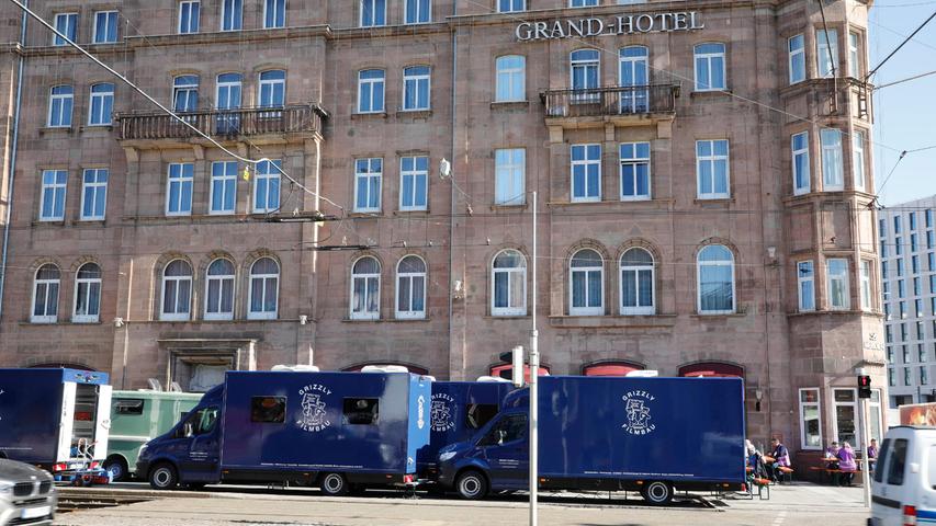 Die Dreharbeiten hatten im März im Nürnberger Le Meridien Grand Hotel begonnen.  