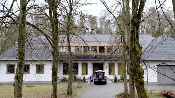 Die Presse wurde bei den Dreharbeiten auf Abstand gehalten. Dieses Foto stellte der BR zur Verfügung.