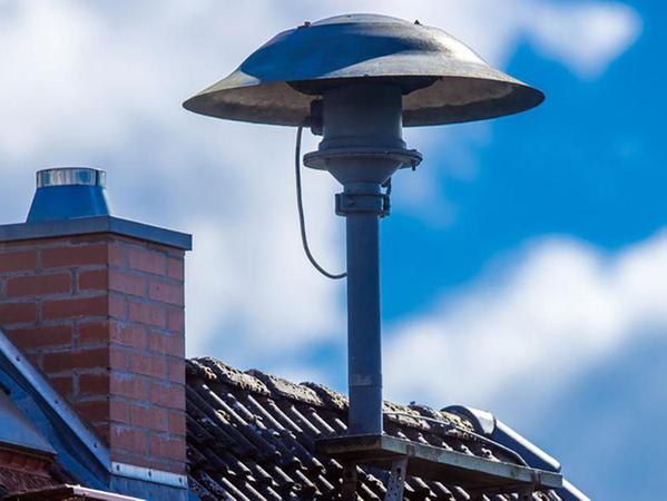 Es gibt sie zwar noch, die guten, alten Sirenen auf den Dächern, aber es sind nur Feuersirenen, keine für den Katastrophenfall oder Zivilschutz geeignete Alarmierungsgeräte. Es gibt sie zwar noch, die guten, alten Sirenen auf den Dächern, aber es sind nur Feuersirenen, keine für den Katastrophenfall oder Zivilschutz geeignete Alarmierungsgeräte.