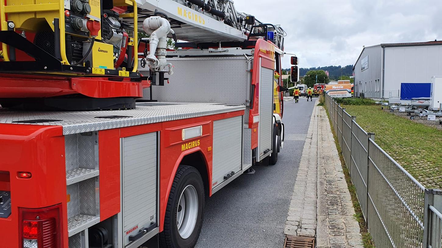 Verpuffung in Lackierkammer in Neumarkter Gewerbegebiet