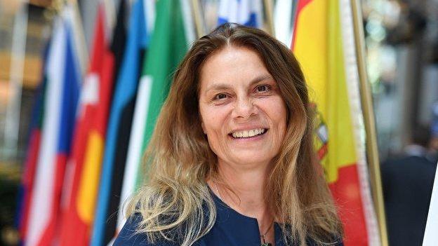 Fernsehköchin Sarah Wiener ist seit 2019 auch Mitglied des Europaparlaments als Abgeordnete aus Österreich. 