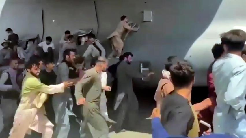 Chaotische Szenen spielten sich in den vergangenen Tagen auf dem Flughafen in Kabul ab. Inzwischen läuft das Ausfliegen von Deutschen und von Afghanen, die jahrelang für die Bundeswehr gearbeitet haben, aber in etwas geregelteren Bahnen ab. Einige der Flüchtlinge könnten auch in Schwabach Aufnahme finden.