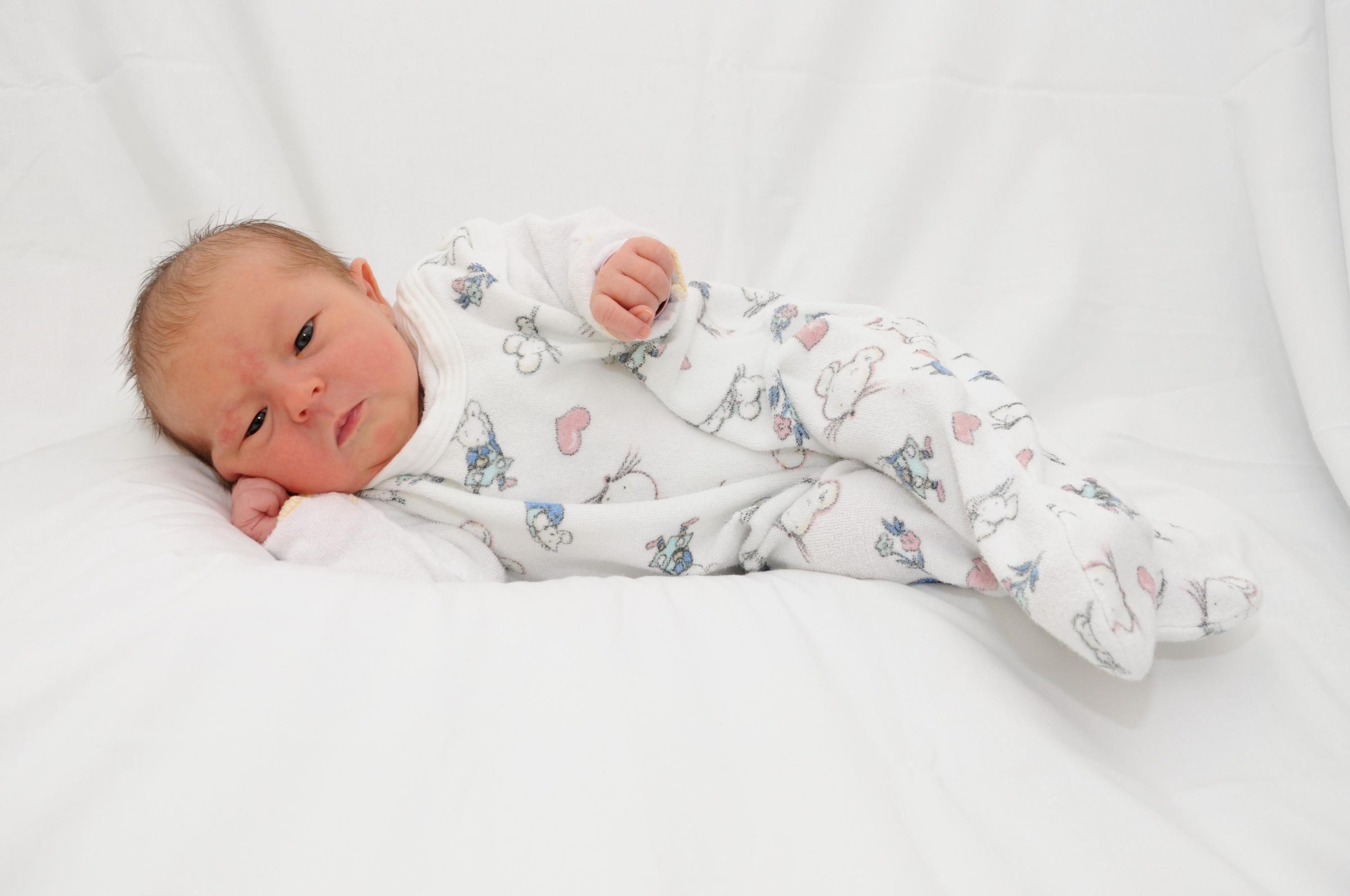 Klara Leni erblickte am 16. August 2021 das Licht der Welt. Bei ihrer Geburt im Nürnberger Südklinikum wog die Kleine 3380 Gramm bei einer Größe von 54 Zentimetern.