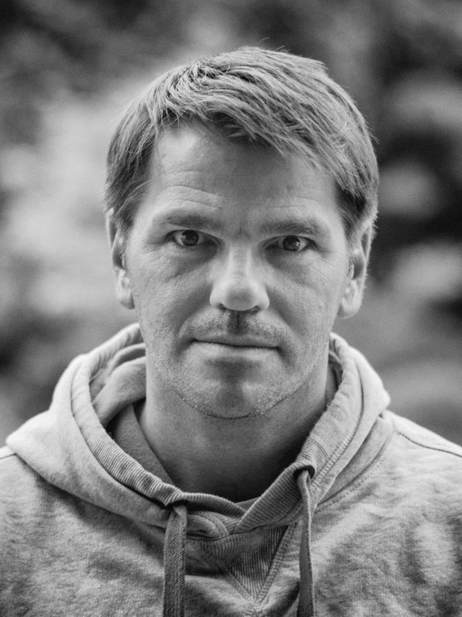 Oliver Hillebrecht, 52, betreut von Bamberg aus das Portal www.splashdiving.com. Der Werbedesigner war früher selbst Kunst-, Turm- und Klippenspringer, inzwischen trainiert er viel, veranstaltet Events und betreut die deutsche Splashdiving-Nationalmannschaft, die ihre Trainingswochenenden in Bamberg abhält. Oliver Hillebrecht, 52, betreut von Bamberg aus das Portal www.splashdiving.com. Der Werbedesigner war früher selbst Kunst-, Turm- und Klippenspringer, inzwischen trainiert er viel, veranstaltet Events und betreut die deutsche Splashdiving-Nationalmannschaft, die ihre Trainingswochenenden in Bamberg abhält.