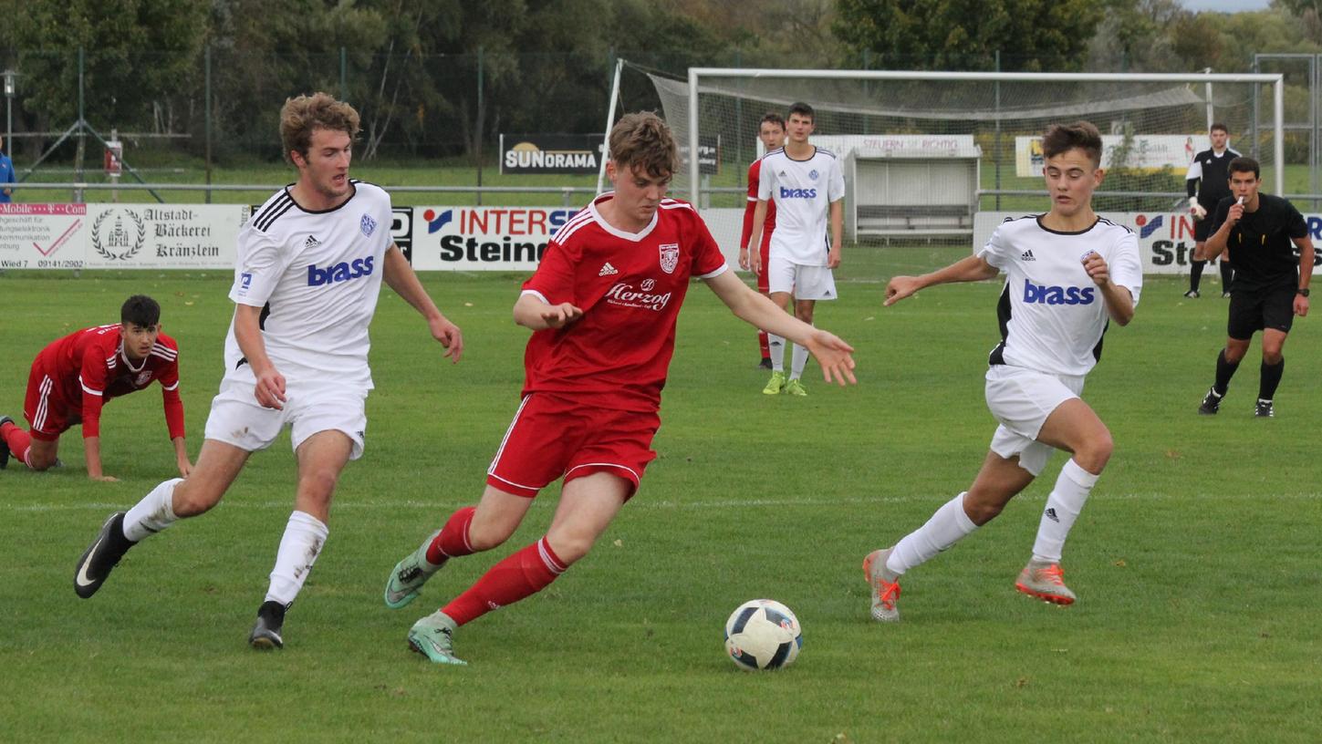 Im September 2019 trafen die U19 des TSV 1860 Weißenburg und des SV Viktoria Aschaffenburg noch in der Landesliga aufeinander, jetzt kommt es am 12. September zum Wiedersehen in der Bayernliga.
Im September 2019 trafen die U19 des TSV 1860 Weißenburg und des SV Viktoria Aschaffenburg noch in der Landesliga aufeinander, jetzt kommt es am 12. September zum Wiedersehen in der Bayernliga.