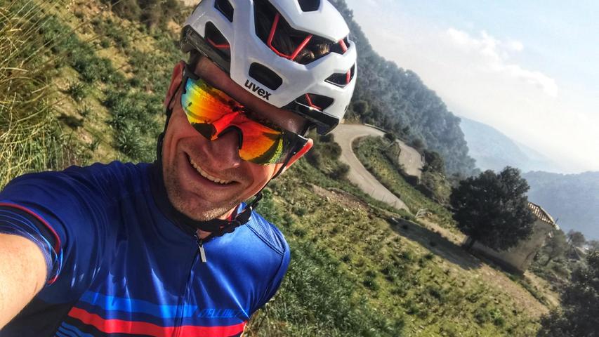 Panorama: Matthias Schindler gönnt sich im Training einen Blick auf die Landschaft. Panorama: Matthias Schindler gönnt sich im Training einen Blick auf die Landschaft.
