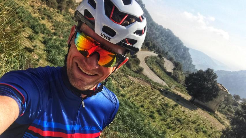 Panorama: Matthias Schindler gönnt sich im Training einen Blick auf die Landschaft.