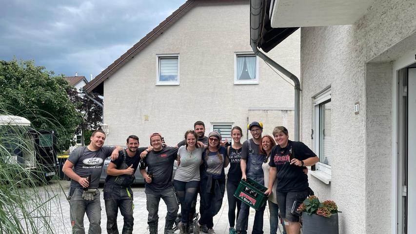 Auch in der Krise galt es, nicht den Mut zu verlieren und zusammenzuhalten. Das Motto der Gruppe: „Gemeinsam rein - Wunder vollbringen - Gemeinsam raus.“
Auch in der Krise galt es, nicht den Mut zu verlieren und zusammenzuhalten. Das Motto der Gruppe: „Gemeinsam rein - Wunder vollbringen - Gemeinsam raus.“
