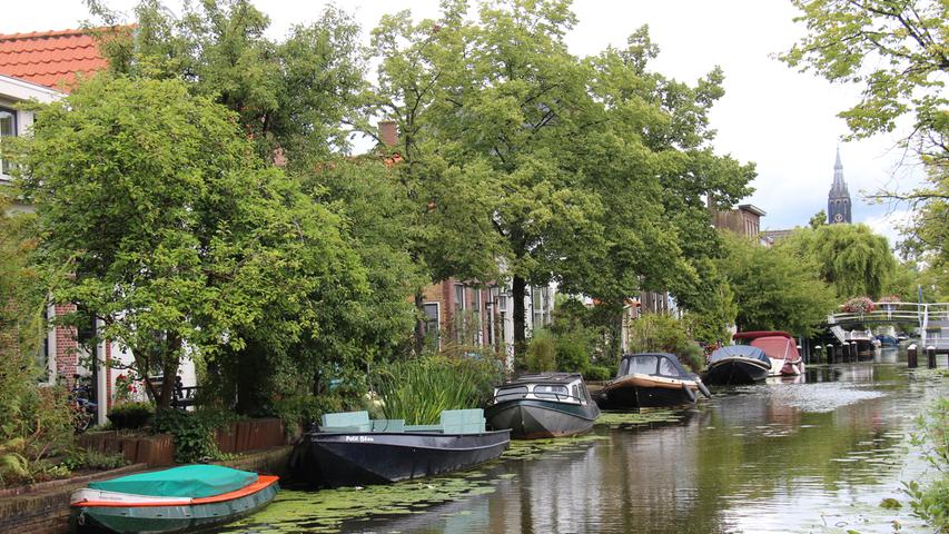 Leben am und auf dem Wasser - wie hier in Delft - ist in den Niederlanden Normalität.