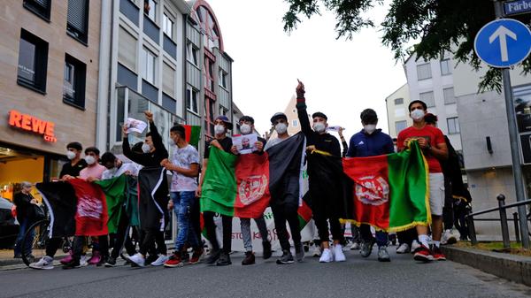Demonstration "Luftbrücke jetzt - Holt die Leute raus"