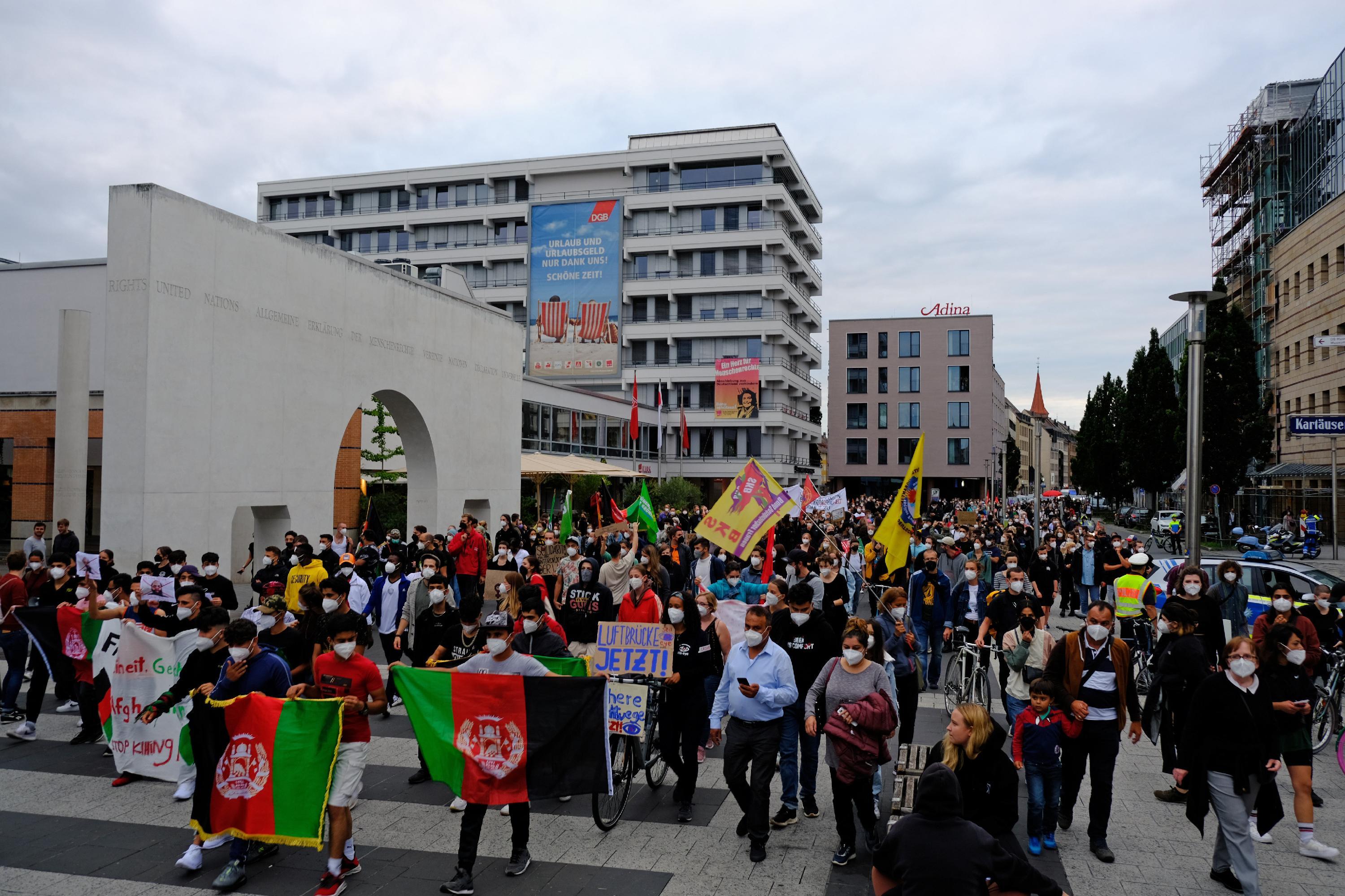 Schließlich war der Kornmarkt erreicht, wo die Straße der Menschenrechte beginnt.