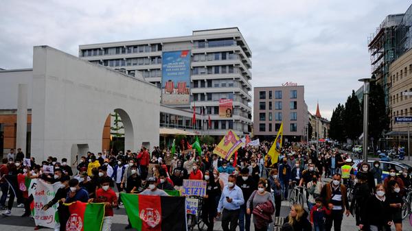 Schließlich war der Kornmarkt erreicht, wo die Straße der Menschenrechte beginnt.