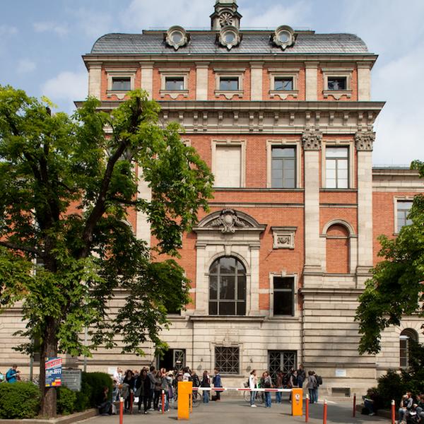 Kollegienhaus-vorne.jpg