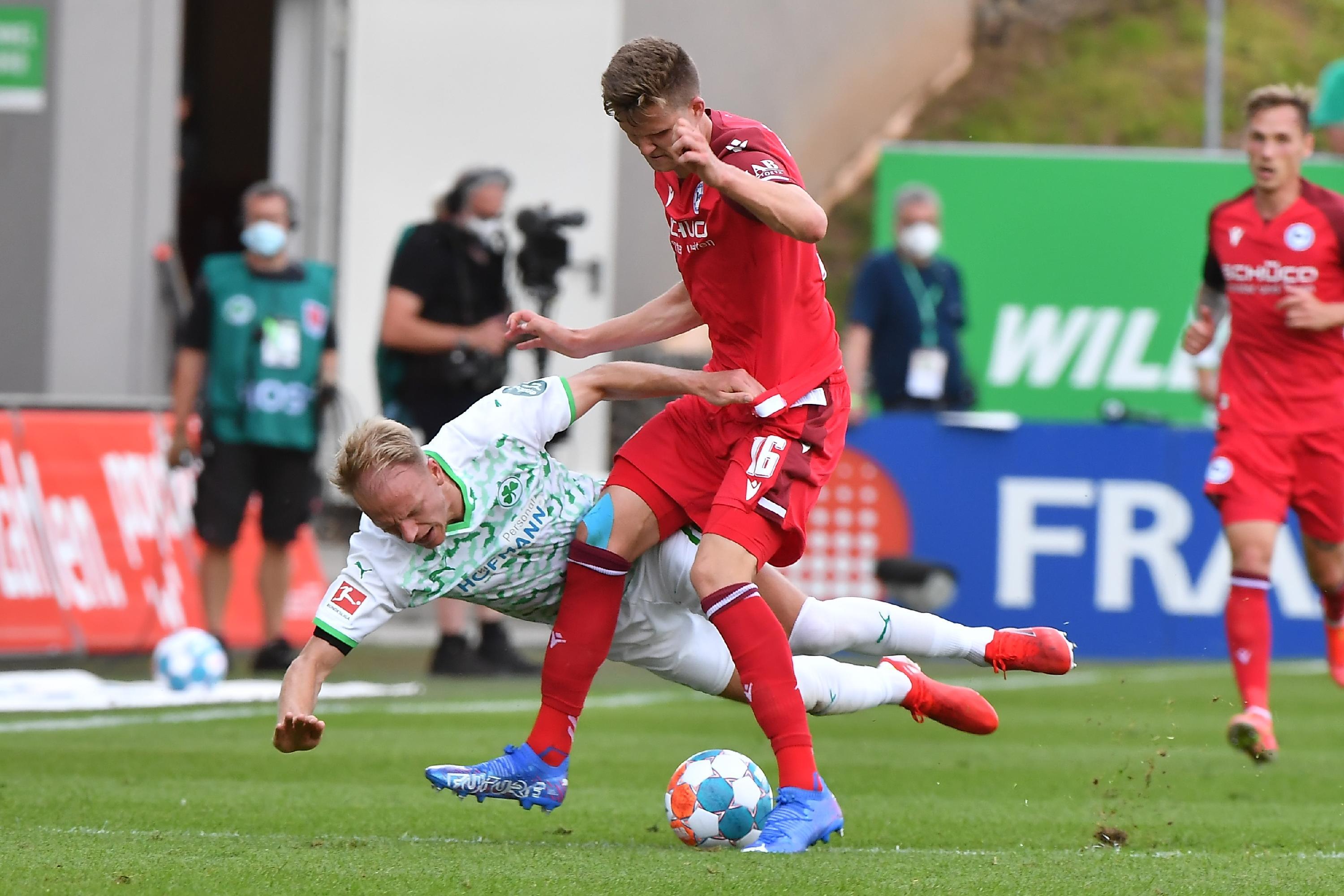 Übernahm die Zehn von Julian Green und war dort sehr aktiv und bemüht. Fehlte deshalb in mehreren Situationen im Strafraum, wo er im Aufstiegsjahr so gefährlich war. Dennoch eine gute Leistung.