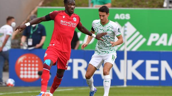 Zeigte sich nach seinem schwachen Spiel in Stuttgart verbessert und schaltete sich auch offensiv immer wieder ein. Vergab in der Nachspielzeit aus beinahe perfekter Position das 2:1.