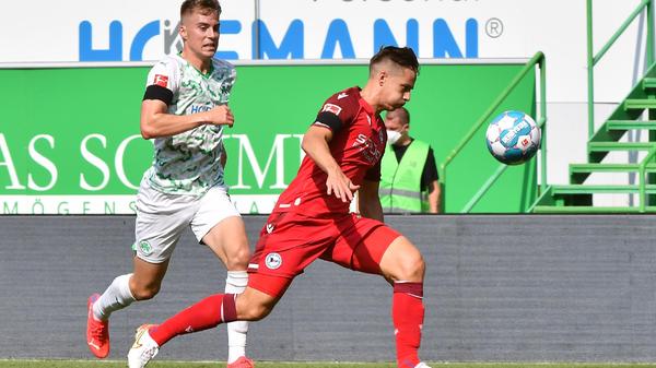 War defensiv stabil, aber offensiv noch immer etwas zurückhaltend. Dort sind alle Fürther noch immer den sehr dynamischen David Raum gewohnt, der jetzt in Hoffenheim spielt - und schmerzlich vermisst wird.