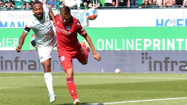 Rückte auf dem Feld wieder ein bisschen weiter zurück und spielte mit Seguin im Mittelfeldzentrum auf der Acht. Mit seiner Ballsicherheit und guten Technik dort sehr aktiv und immer wieder an gefährlichen Aktionen beteiligt. Doch auch bei ihm: Im Abschluss nicht zwingend genug.