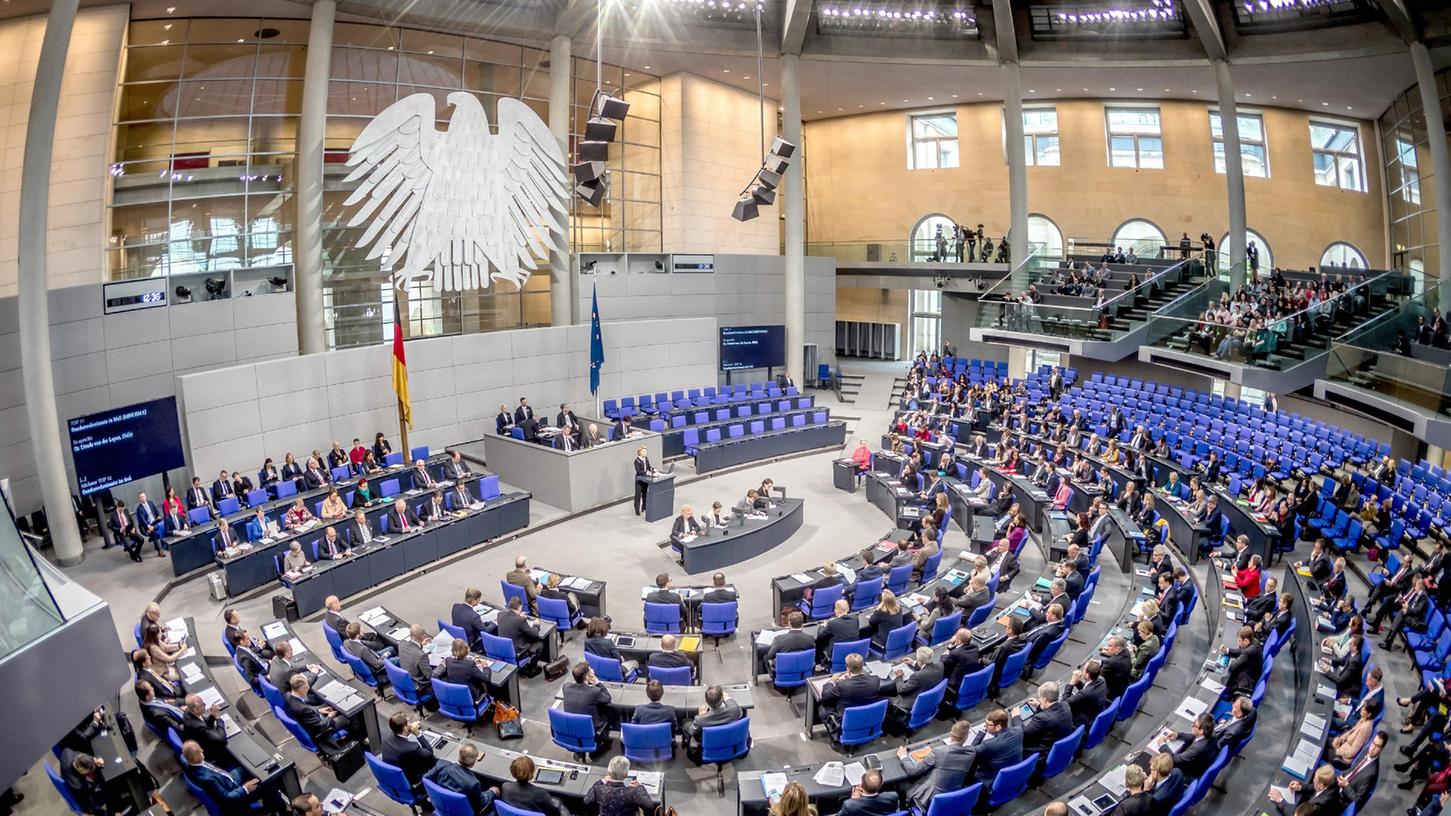 Da wollen sie rein: Elf Männer und zwei Frauen bewerben sich um das Direktmandat des Wahlkreises 246 Roth für den Bundestag.  