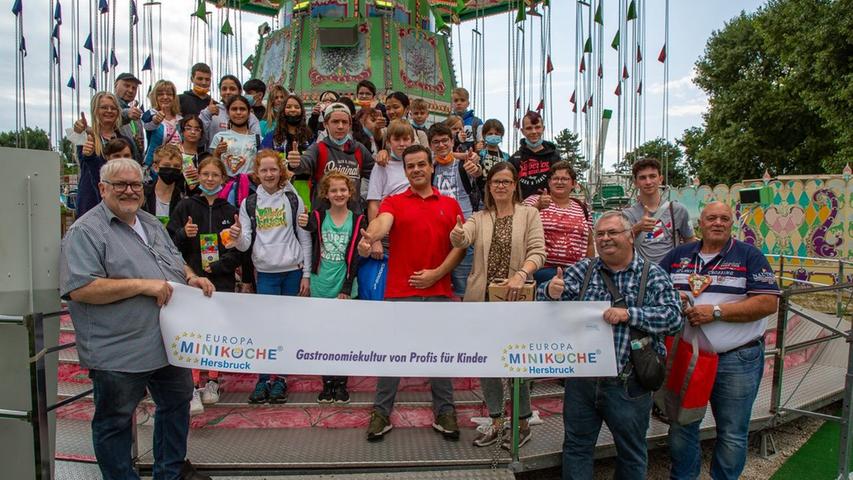 Diese 24 Kinder aus überfluteten Orten in Rheinland-Pfalz sind eine Woche von den "Miniköchen" aus Herbsruck in die Region eingeladen gewesen.