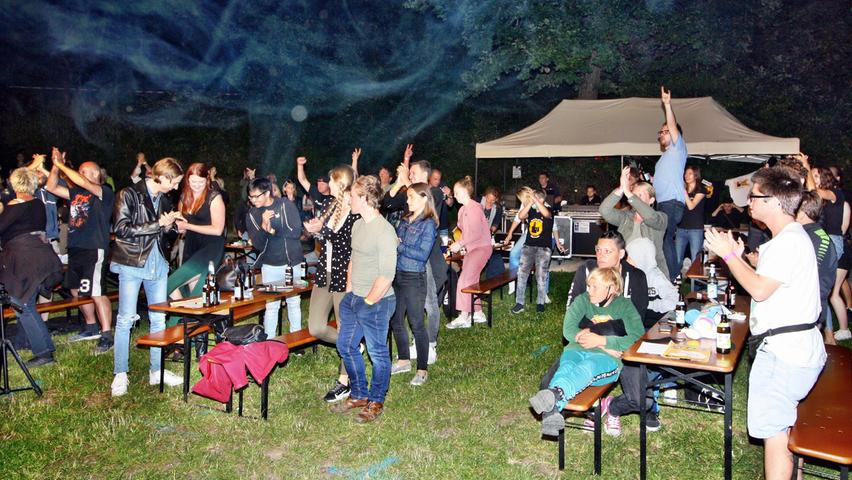 Partystimmung trotz Corona herrschte bei „Rock hinter der Burg“ in Hilpoltstein.