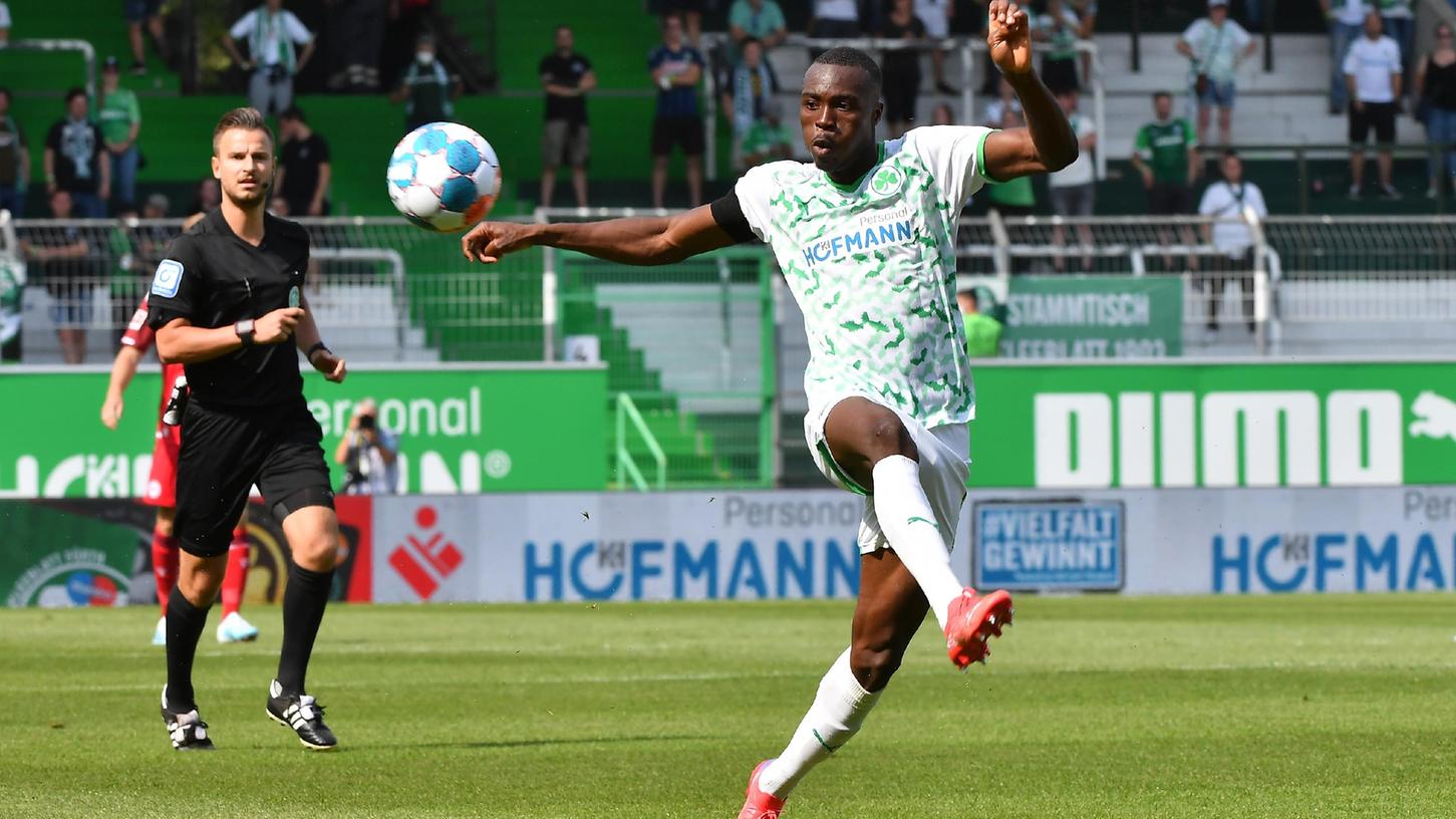 Der Fußballgott in Aktion: Dickson Abiama am Samstag gegen Bielefeld.