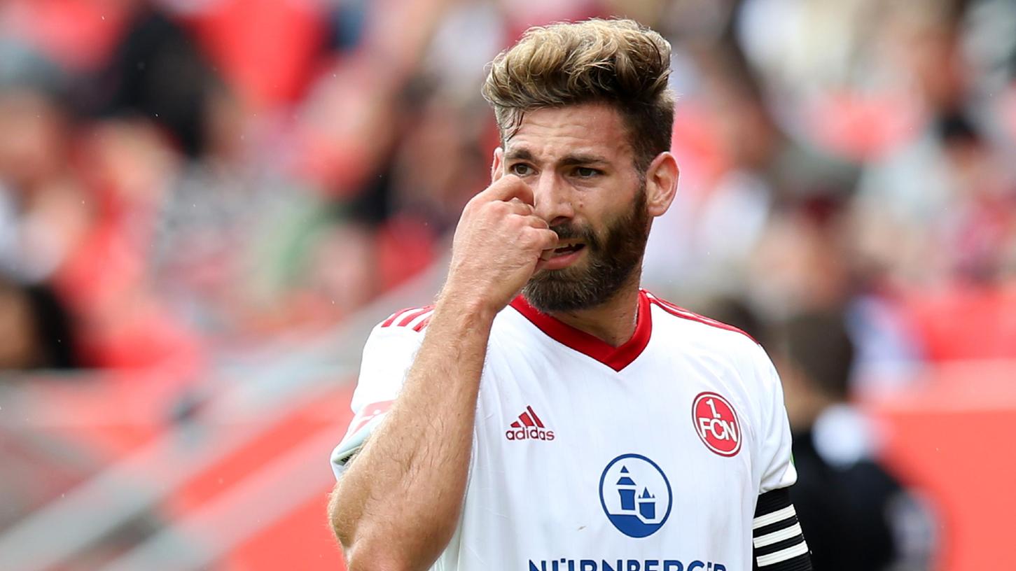 Sieht alles: Enrico Valentini. Sieht alles: Enrico Valentini.