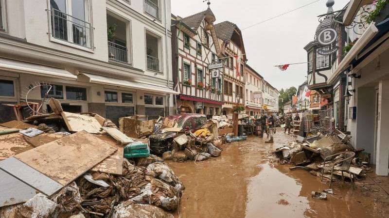 Hochwasserkatastrophe: Bundestag berät erstmals über Fluthilfe