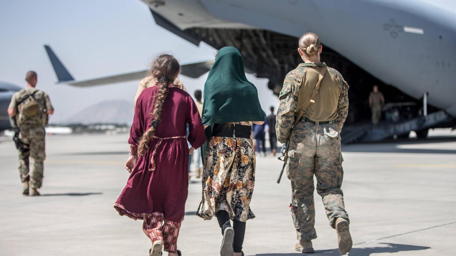 Flucht aus Afghanistan: Die USA halten daran fest, dass die Evakuierungsmission in Kabul am 31. August enden soll. Flucht aus Afghanistan: Die USA halten daran fest, dass die Evakuierungsmission in Kabul am 31. August enden soll.
