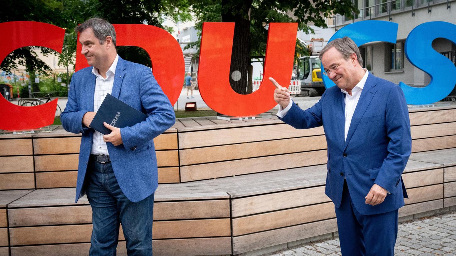 70 Prozent der Unterstützer von CDU und CSU sprechen sich einer Civey-Umfrage zufolge dafür aus, den Unionskanzlerkandidaten Laschet durch CSU-Chef Söder zu ersetzen.