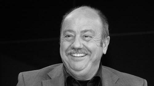 Der Mediziner und Ruhrpott-Kabarettist Ludger Stratmann ist im Alter von 73 Jahren gestorben. Der Mediziner und Ruhrpott-Kabarettist Ludger Stratmann ist im Alter von 73 Jahren gestorben.