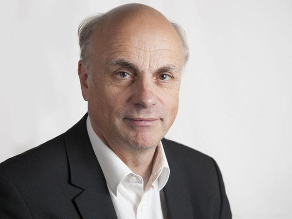 Der frühere Bundestagsabgeordnete der Linken, Paul Schäfer, ist heute hauptsächlich als Publizist tätig. Der frühere Bundestagsabgeordnete der Linken, Paul Schäfer, ist heute hauptsächlich als Publizist tätig.