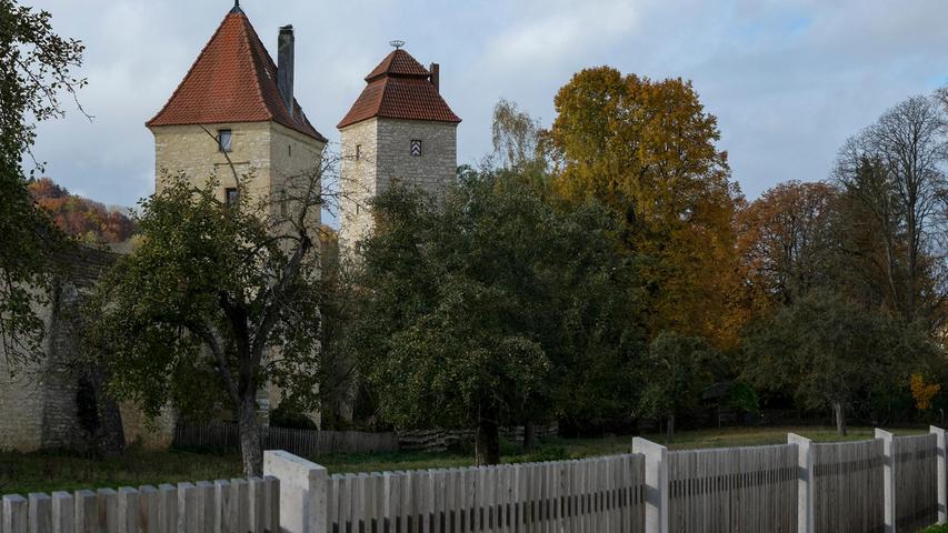 Insgesamt 13 Wehrtürme sind an der historischen Stadtmauer in Berching noch erhalten.