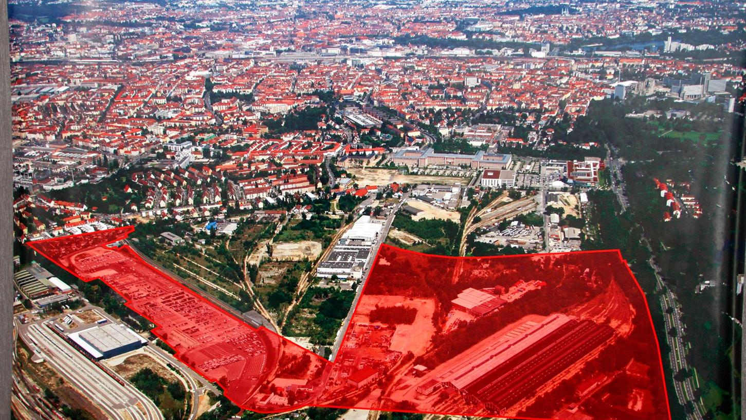 Die rot eingefärbte Fläche zeigt das 37 Hektar große Gelände auf dem die Technische Universität Nürnberg gebaut werden soll. Die rot eingefärbte Fläche zeigt das 37 Hektar große Gelände auf dem die Technische Universität Nürnberg gebaut werden soll.