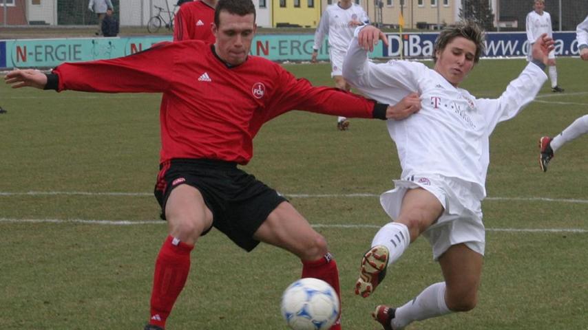 Voll im Einsatz für die Bayern: Markus Steinhöfer (rechts, hier gegen den 1. FC Nürnberg) kam 2002 als Jugendspieler nach München und lernte Gerd Müller kennen.